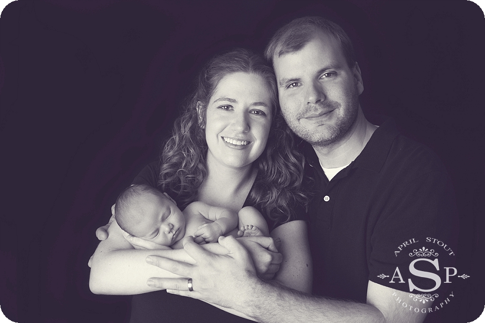 family-pictures-with-newborn-oklahoma