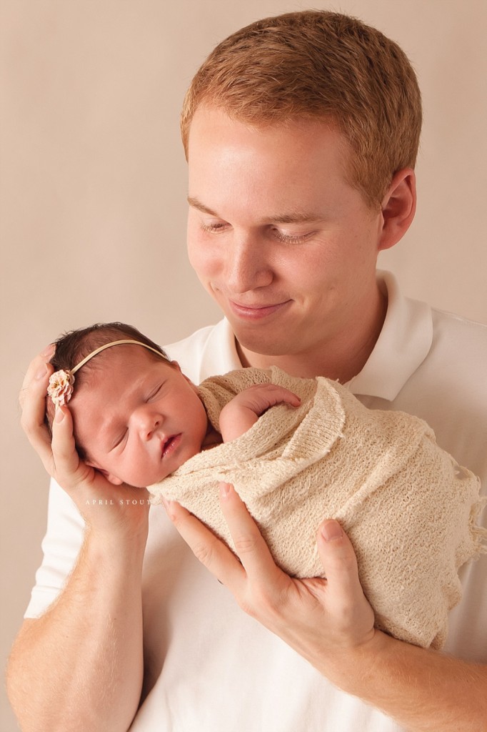 new-dad-with-newborn-april-stout-photography