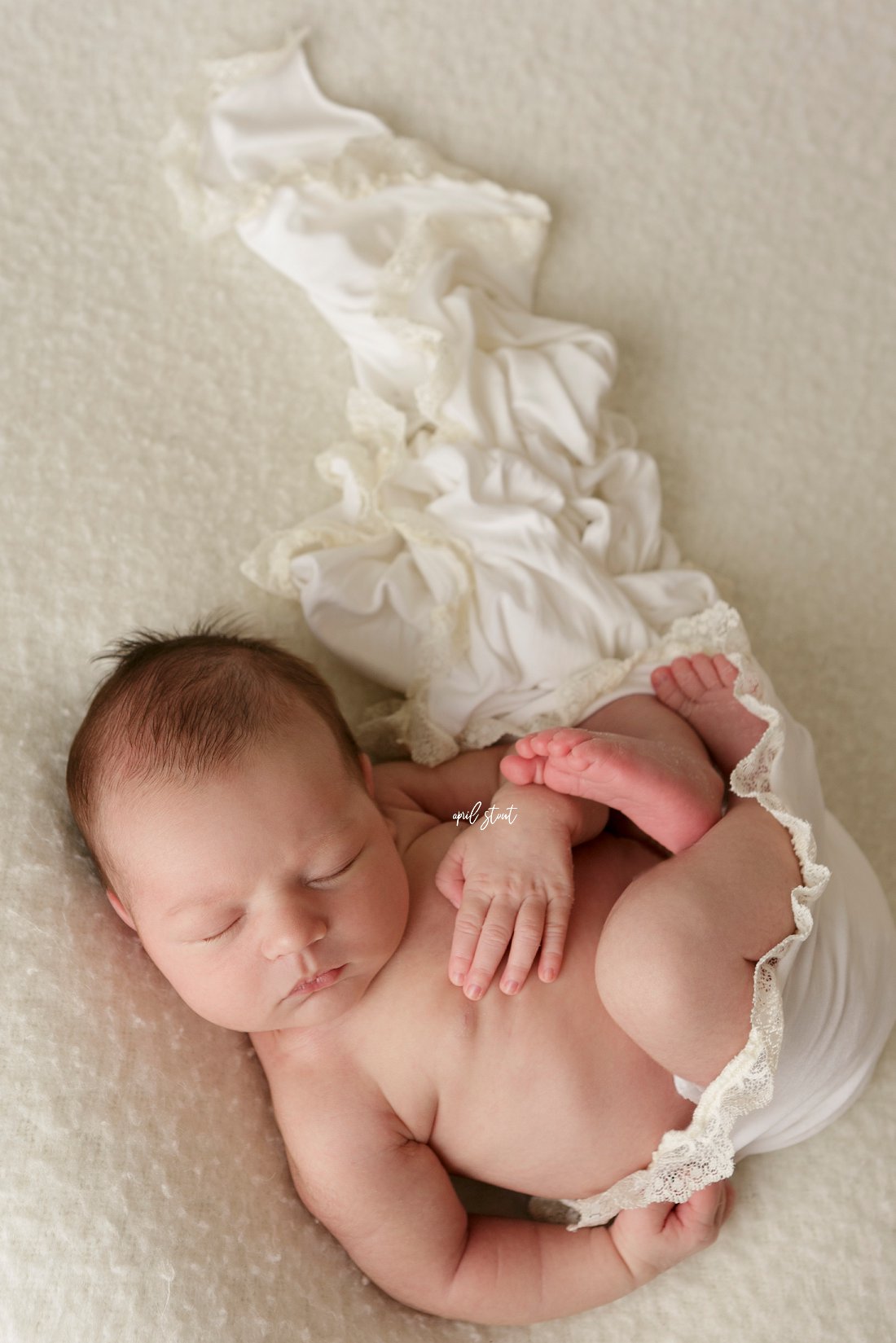 simple-neutral-organic-newborn-photography-Oklahoma