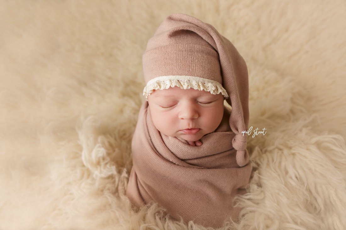 simple-neutral-organic-newborn-photography-Oklahoma