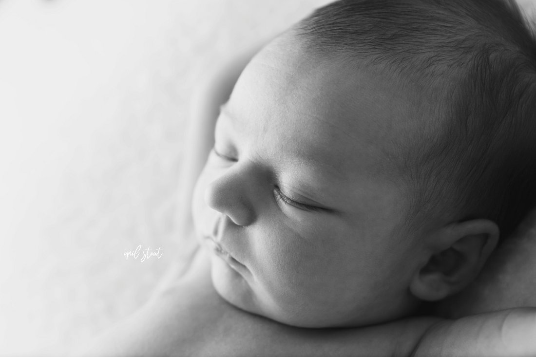 simple-neutral-organic-newborn-photography-Oklahoma